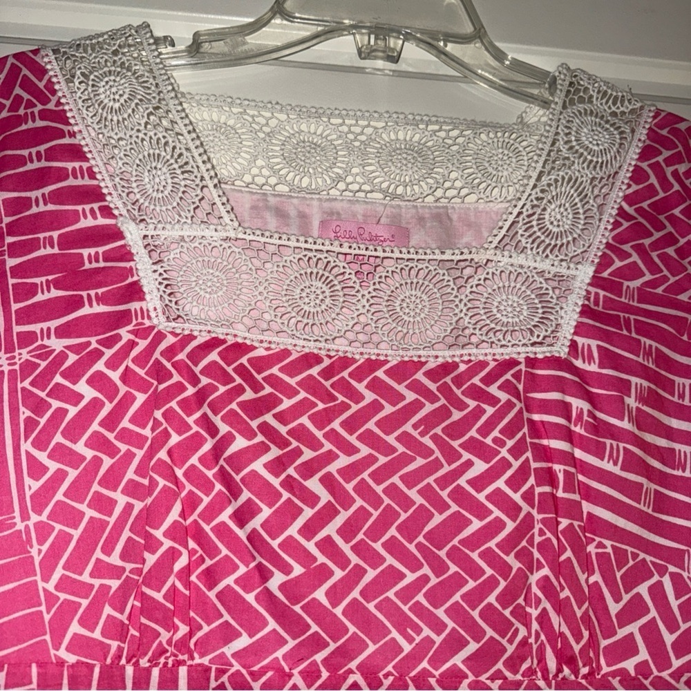 Lilly Pulitzer Geometric Pink and Cream Mini Dress m 10 lace crochet - Picture 4 of 7